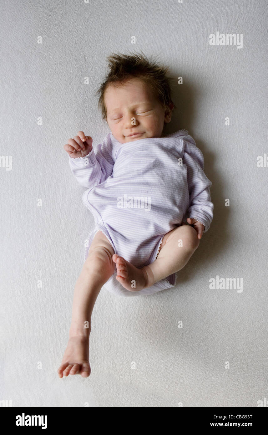 Un neonato del sonno Foto Stock