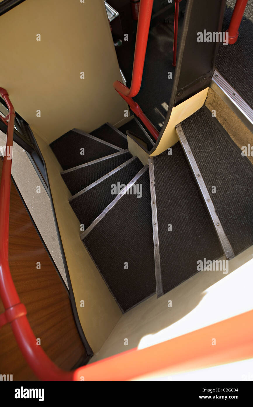 Una scala a chiocciola, direttamente al di sopra di Foto Stock