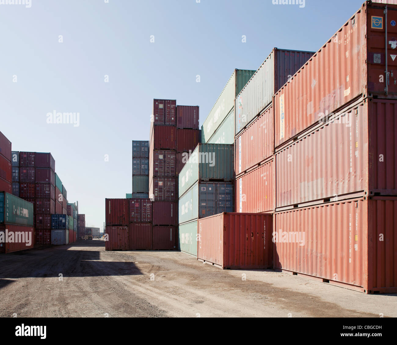 I grandi contenitori sul dock commerciale a Long Beach, California Foto Stock