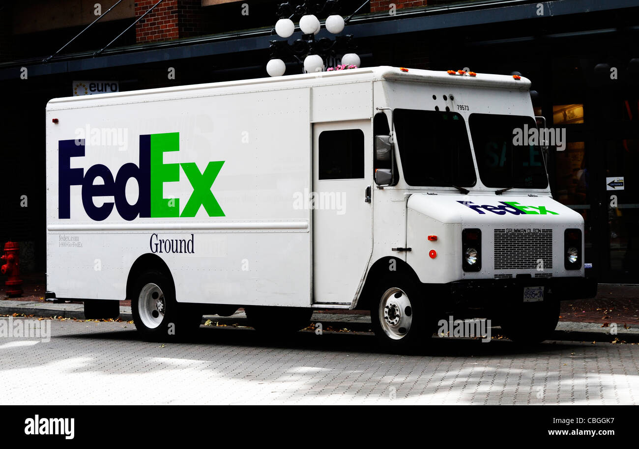 FedEx consegna veicolo in Vancouver. Foto Stock