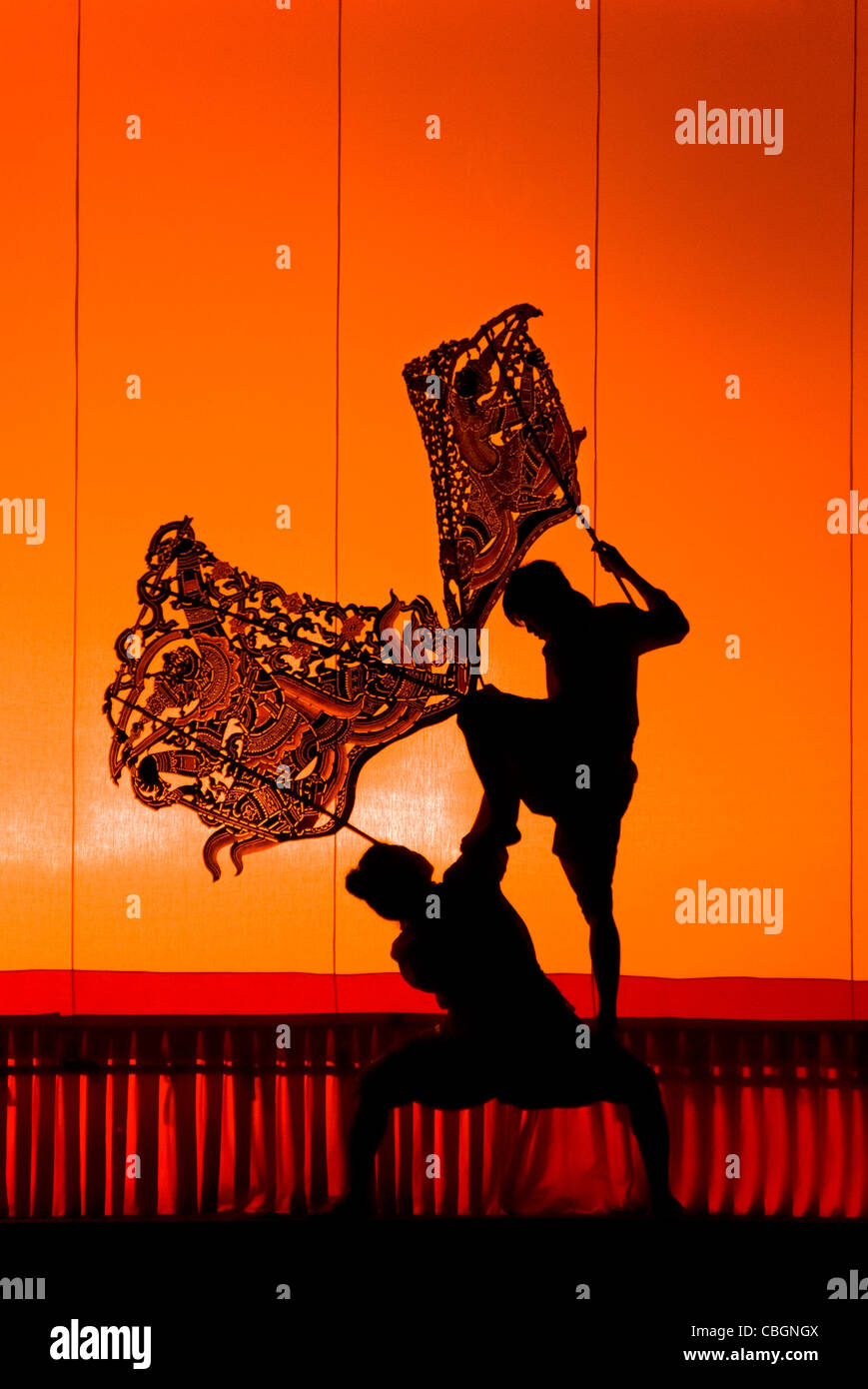 Grande gioco di ombre al Wat Khanon, provincia di Ratchburi, Thailandia Foto Stock