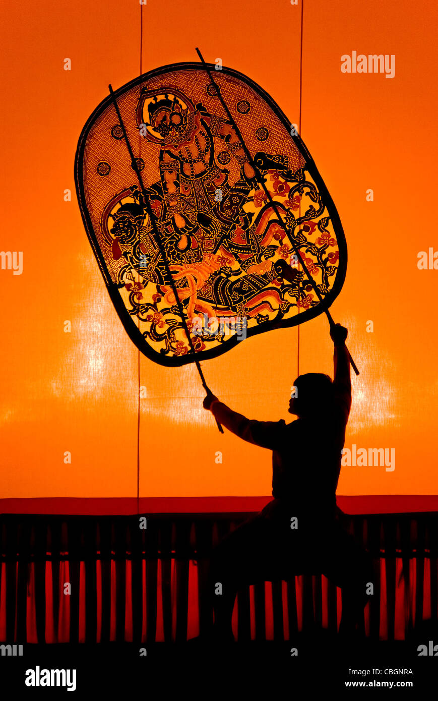 Grande gioco di ombre al Wat Khanon, provincia di Ratchburi, Thailandia Foto Stock