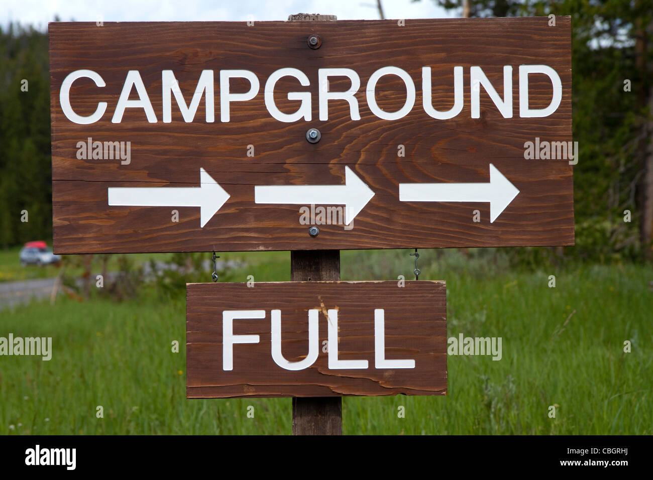 Campeggio pieno segno nel Parco Nazionale di Yellowstone, Wyoming negli Stati Uniti. Foto Stock