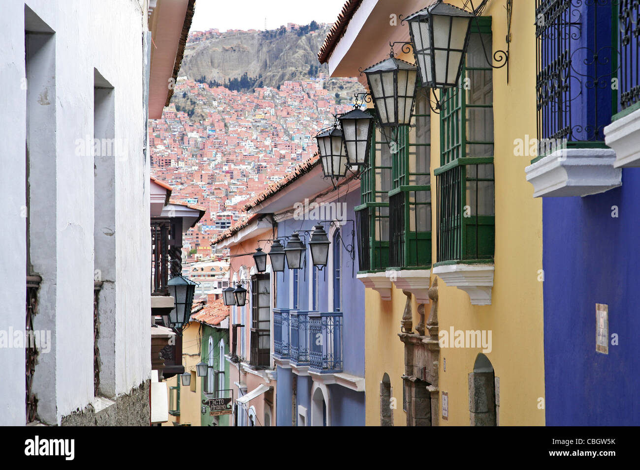 Case colorate in Calle Jaen, una strada coloniale in stile Spagnolo in La Paz in Bolivia Foto Stock