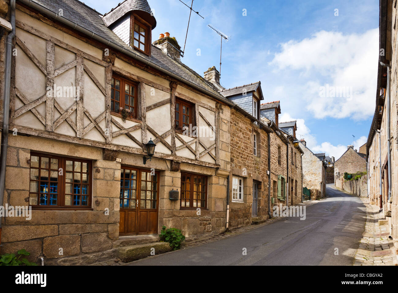 Case medievali in Moncontour, Cotes d'Armor Bretagna, Francia Foto Stock