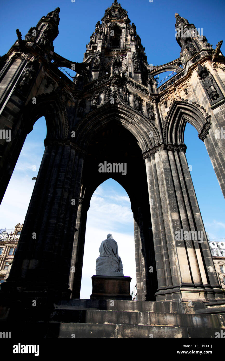 Monumento di Scott, Princes Street, Edimburgo, Scozia, Regno Unito vista posteriore n. persone Foto Stock
