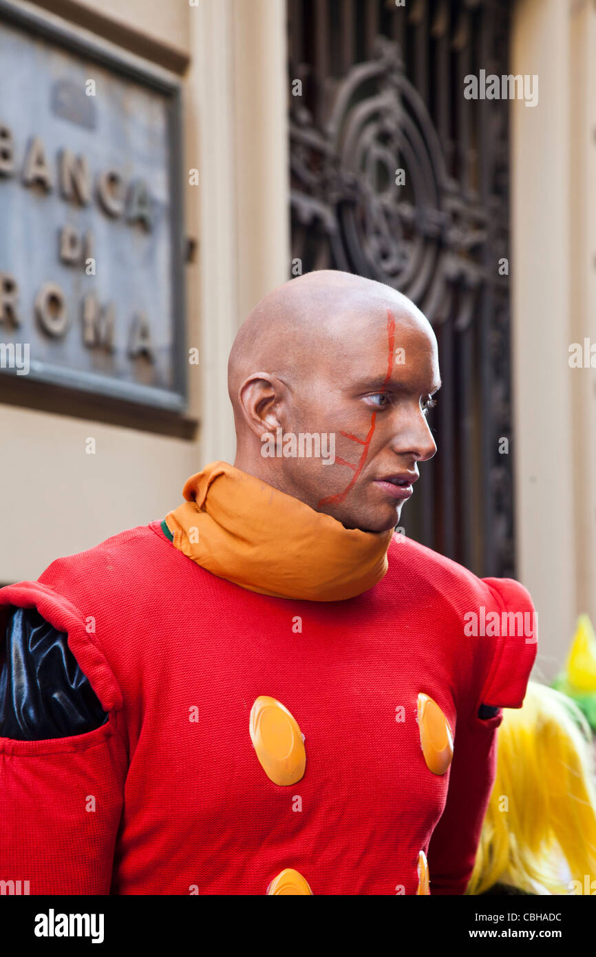 Giovane uomo vestito per il Lucca Comics and Games festival 2011, Toscana, Italia Foto Stock