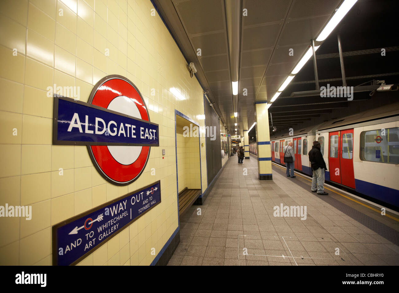 Dalla fermata della metropolitana Aldgate East London Inghilterra England Regno Unito Regno Unito Foto Stock