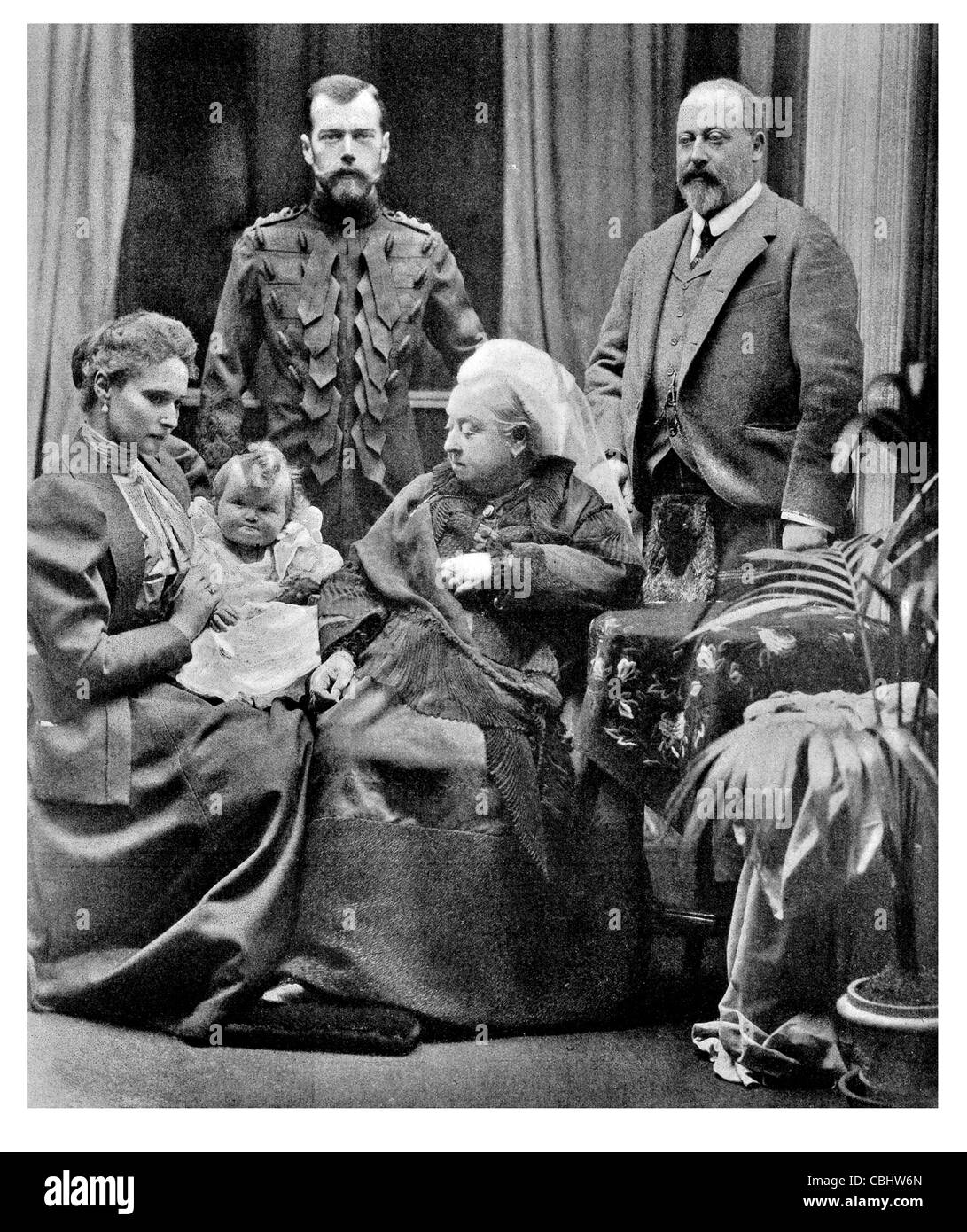 Nicholas II lo zar Czaritza Alexandra Queen Victoria presso il castello di Balmoral in Scozia re regal Imperiale regio regina del righello Foto Stock