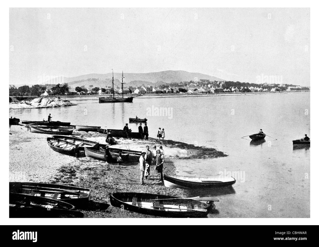Dunoon cittadina Cowal Peninsula Argyll Scozia Firth of Clyde barca pescatore paddle vela montante di fiume a remi Foto Stock