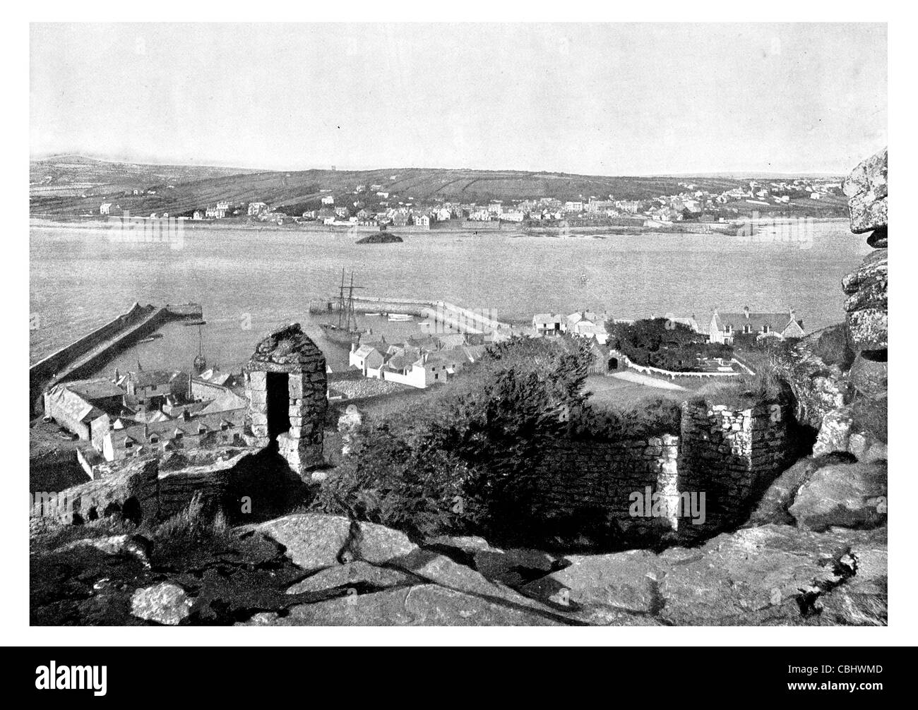 Marazion Harbour per la porta del dock Cornwall Regno Unito essa Mount's Bay resort turistico di artisti della ceramica artista pesca rovine rovinate Foto Stock