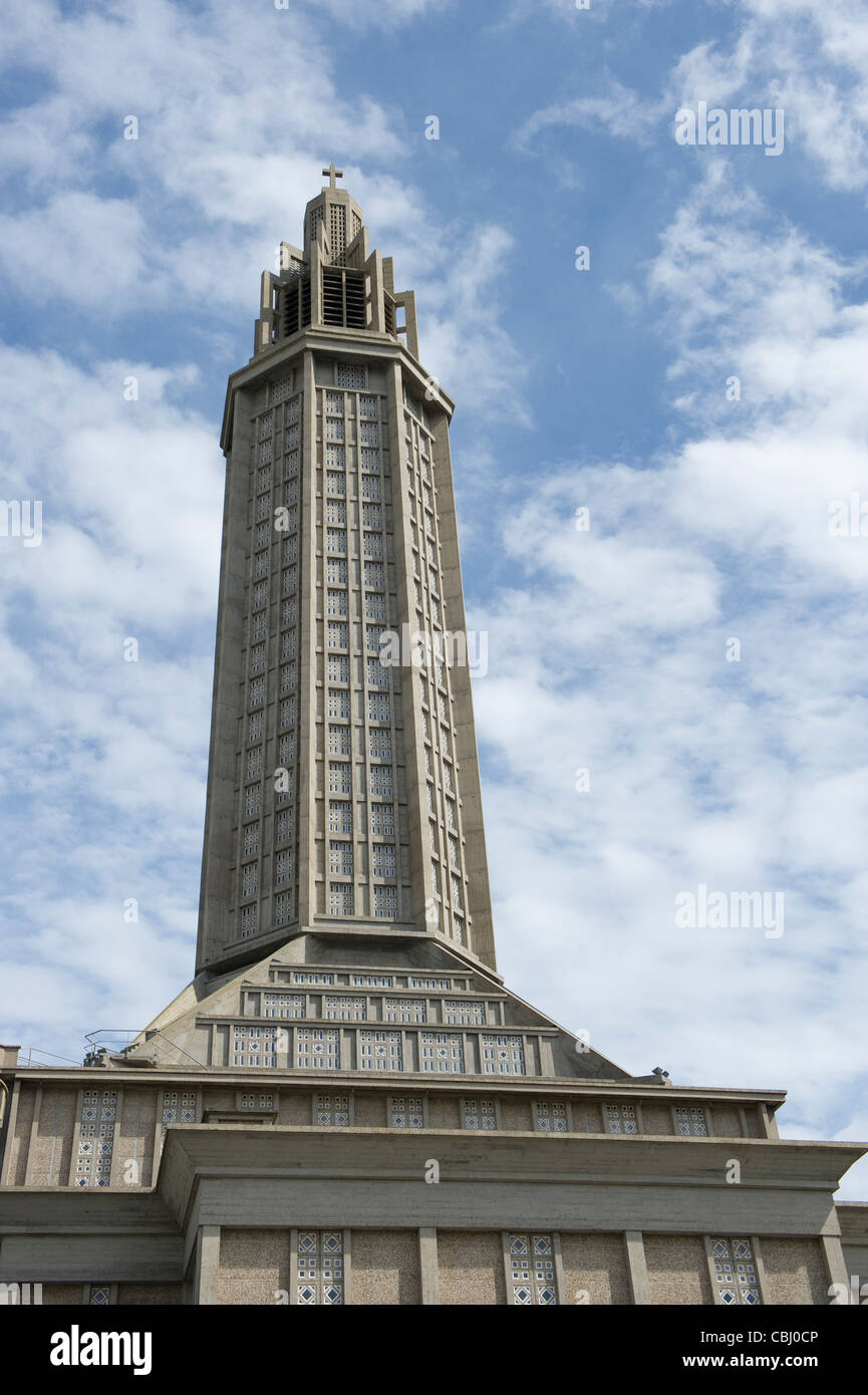 St-Joseph la Chiesa da Auguste Perret in Le Havre, sito patrimonio mondiale dell'UNESCO sulla Senna estuario della Normandia, Francia Foto Stock