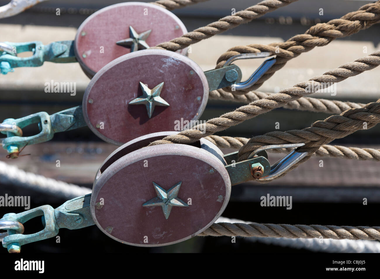 Blocchi nautico sul USCGC Barque Eagle. Foto Stock