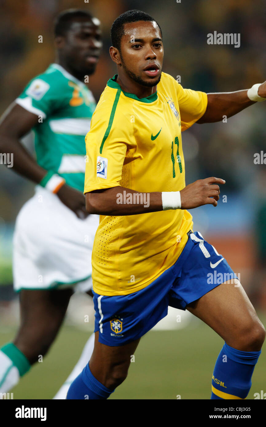 Robinho del Brasile in azione durante una 2010 FIFA World Cup match contro la Costa d'Avorio al Soccer City Stadium. Foto Stock