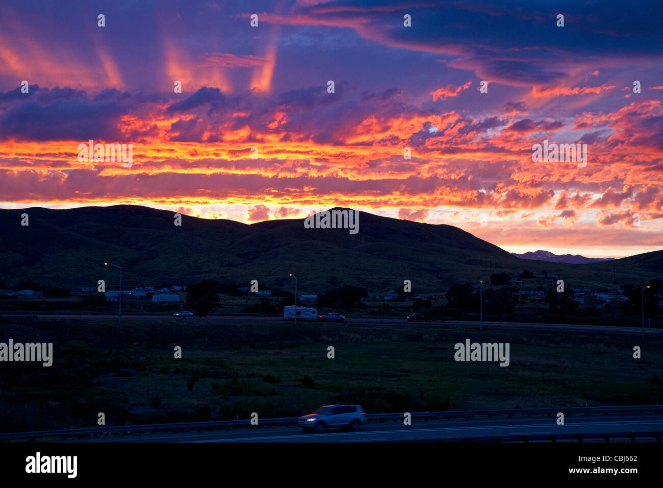 Tramonto lungo la Interstate 15 vicino Dillon, Montana, USA. Foto Stock