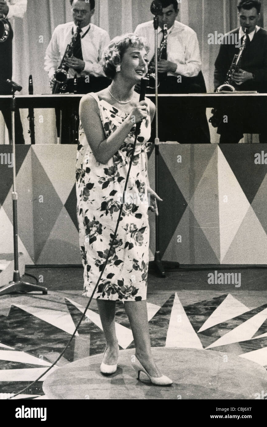 LORRAE DESMOND cantante australiana sulla BBC TV '6.5 SPECIAL' nel maggio 1958 Foto Stock