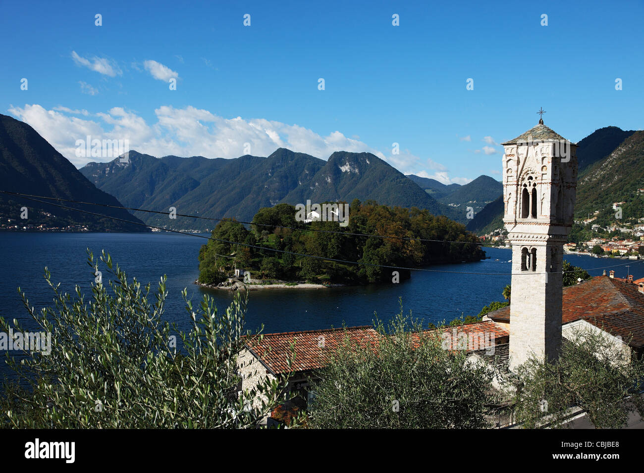 Il campanile della chiesa di Santa Maria Maddalena, Ossuccio, Lago di Como, Lombardei, Italien Foto Stock