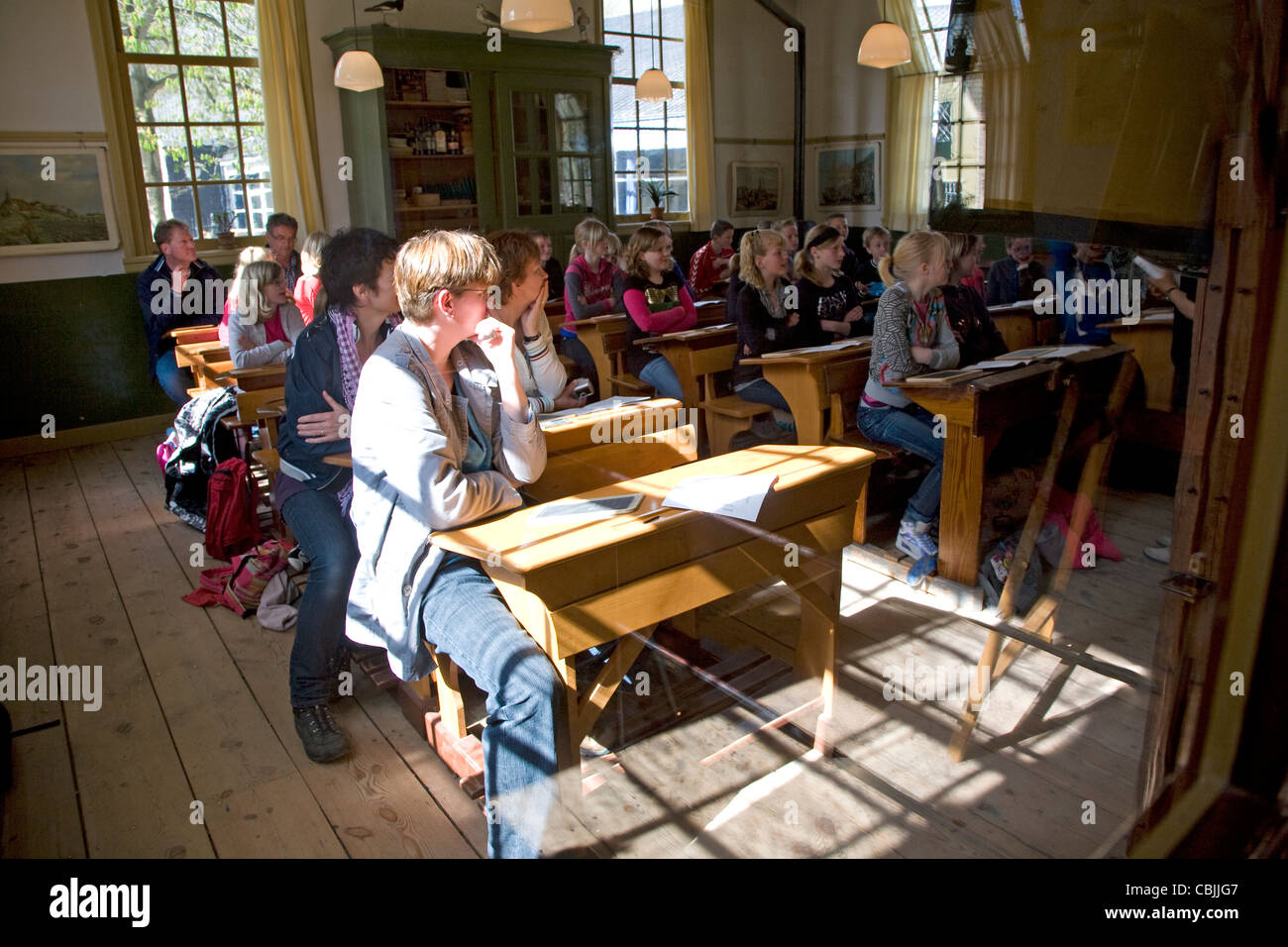 Classe scolastica stile anni trenta, museo Zuiderzee, Enkhuizen, Paesi Bassi Foto Stock