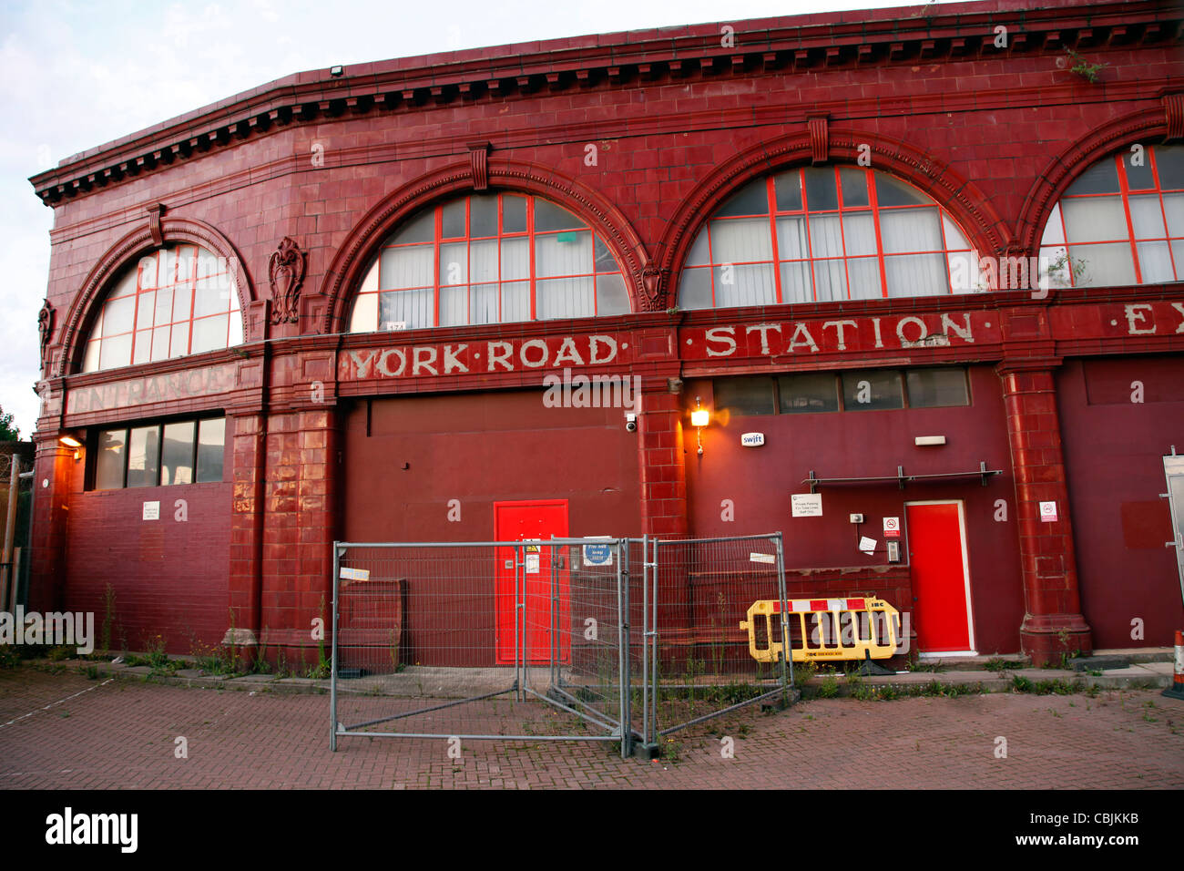 York Road in disuso. Stazione della metropolitana di Londra Foto Stock