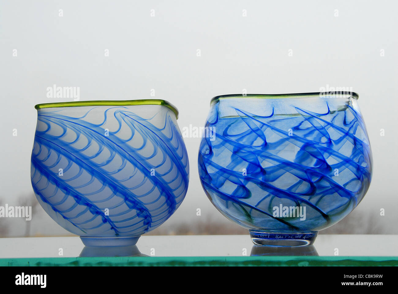 Vetro artigianale da Maibritt Jönsson und Pete Hunner del Mar Baltico vetro a Gudhjem sul Mar Baltico isola di Bornholm Foto Stock