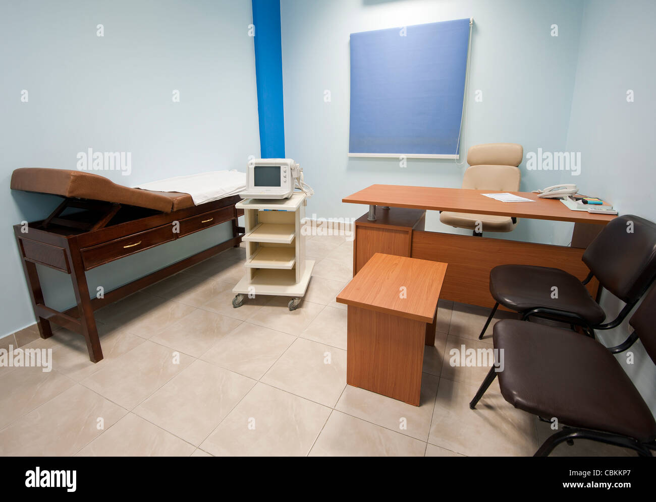 Sala di consultazione in una chirurgia medici al centro medico Foto Stock