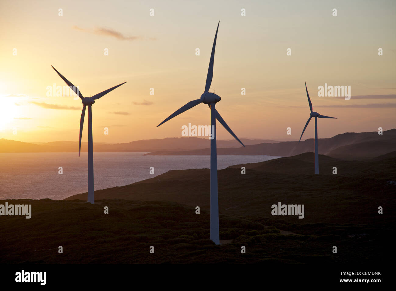 Tramonto a Albany Wind Farm, vicino alla città con lo stesso nome in Western Australia. Foto Stock