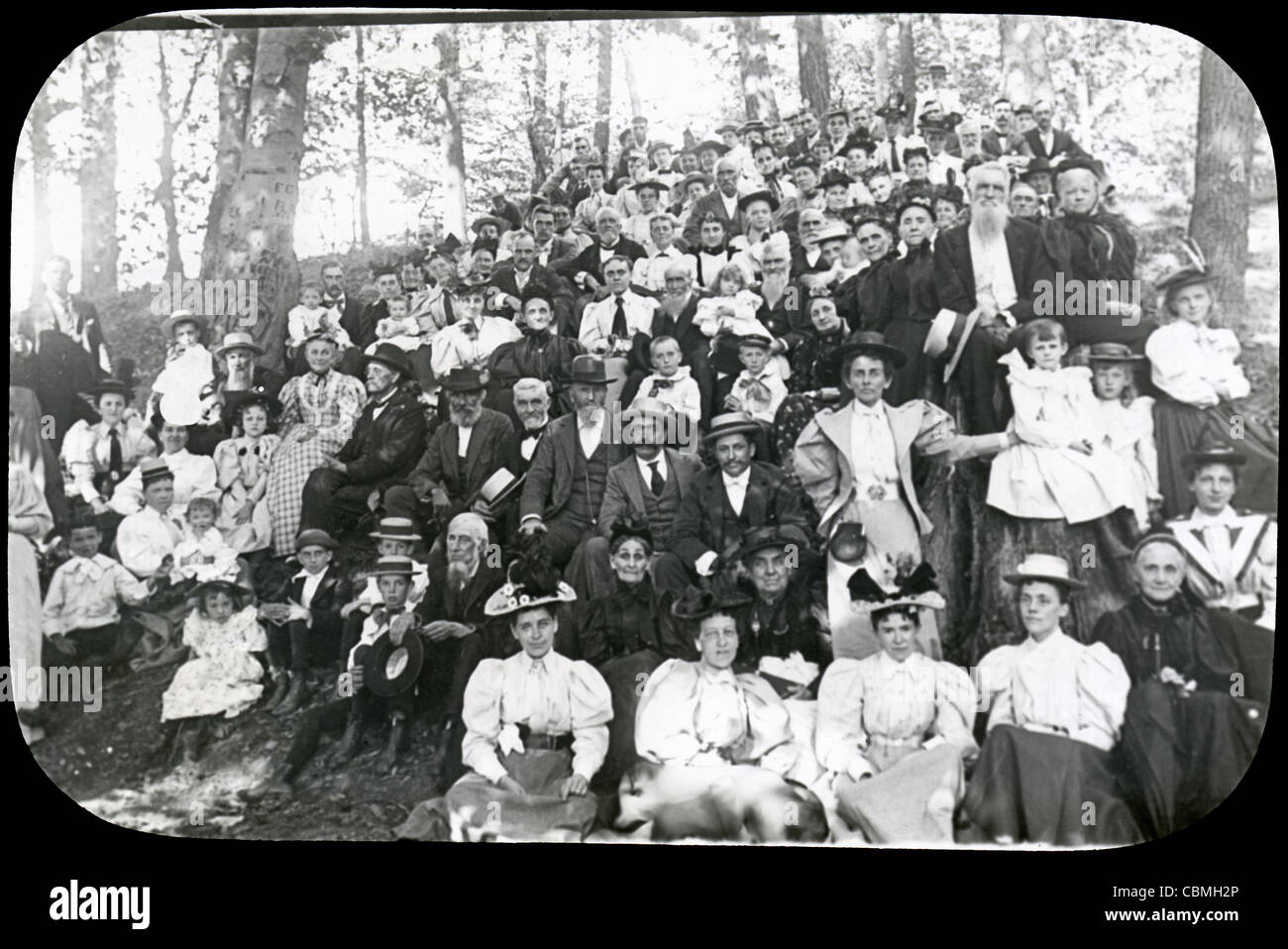 Circa 1900 foto antiche contrassegnato picnic in famiglia, Akron, Ohio, Stati Uniti d'America. Fonte originale foto ha una leggera soft focus. Foto Stock