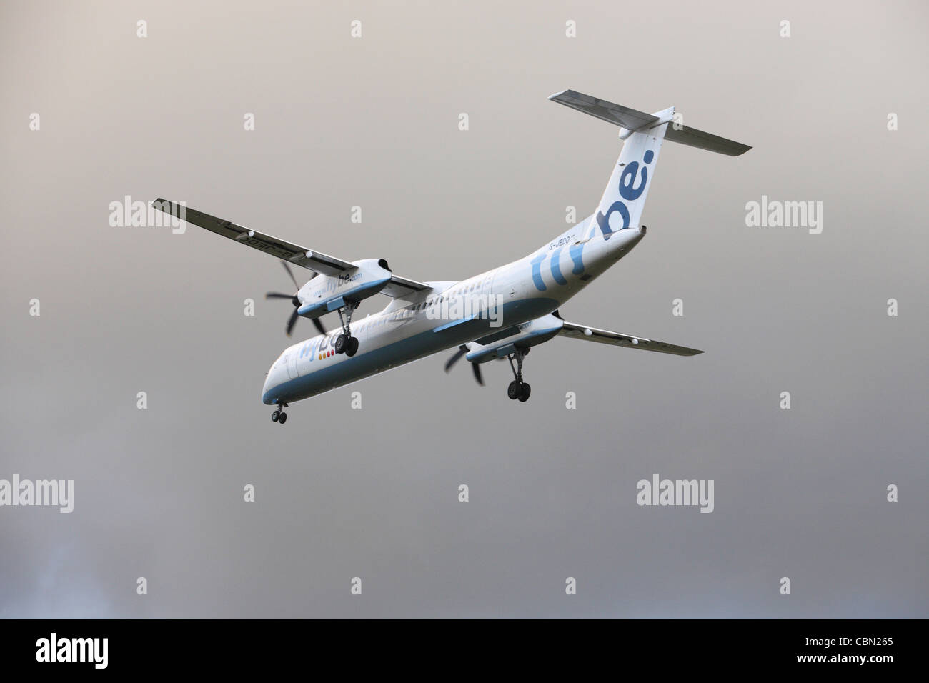 Flybe Dash 8 piano lato passeggero Foto Stock