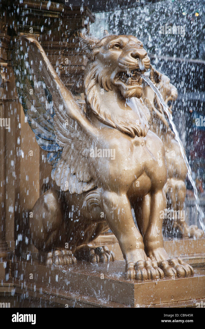 La piazza del Municipio e la fontana, Horsefair Street, Leicester - dettaglio della fontana Foto Stock
