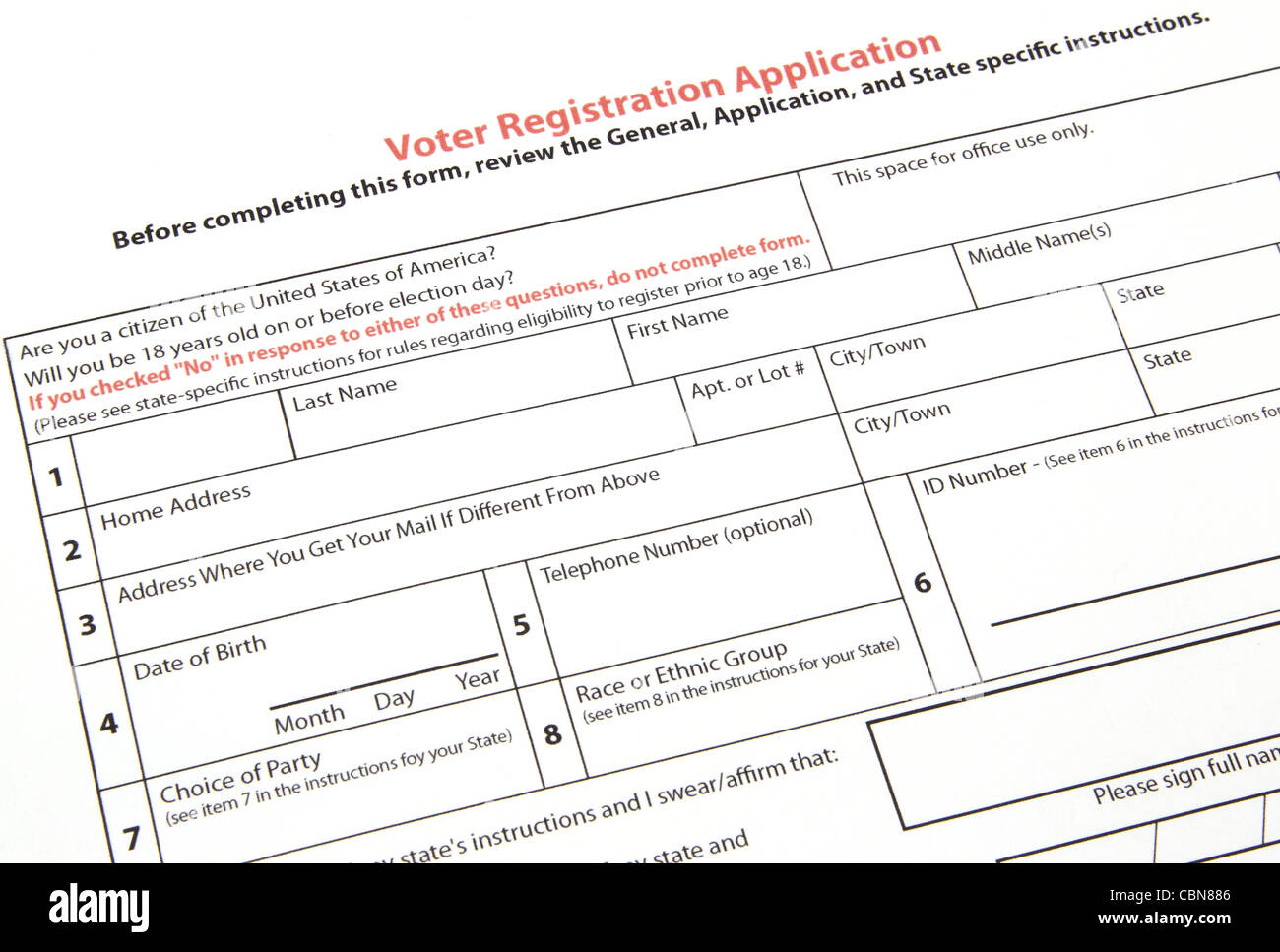 La registrazione degli elettori domanda di noi pronto per essere compilato. Foto Stock