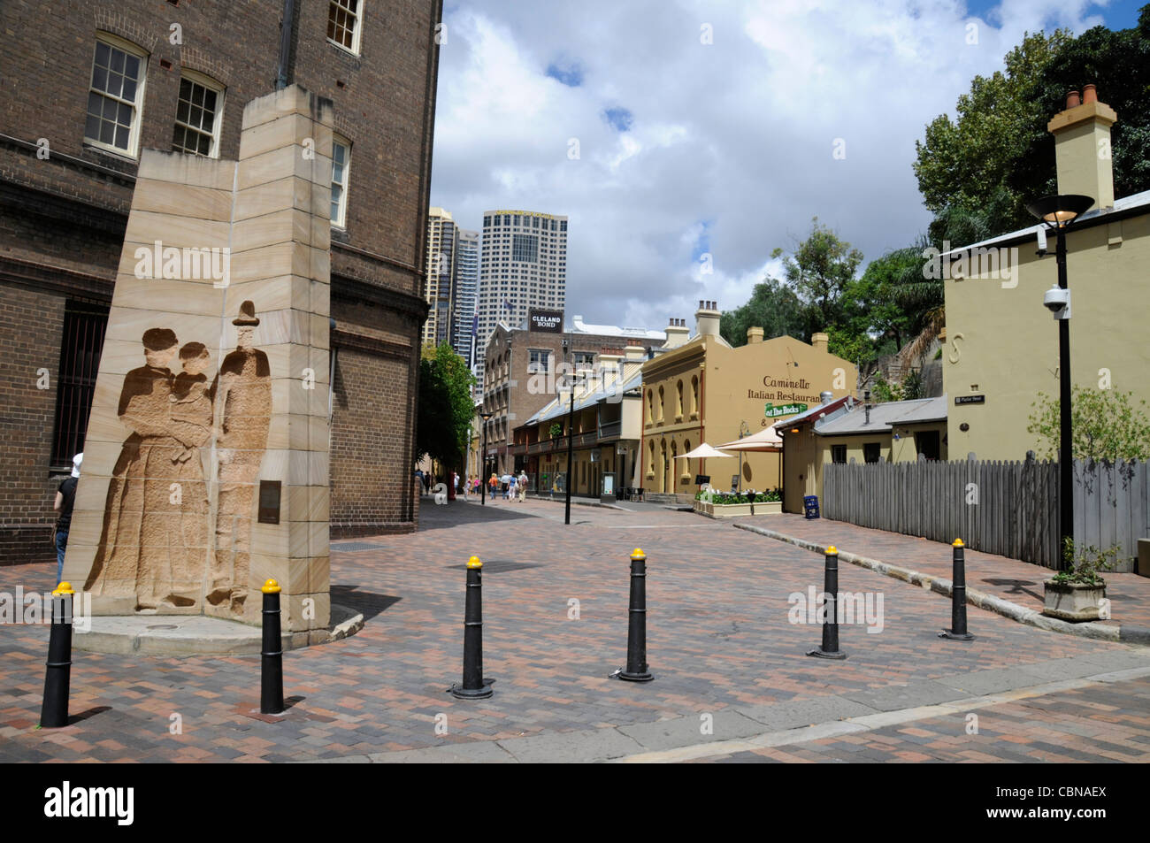 Un monumento dei primi coloni europei arrivò per la prima volta sulle Rocks, un sobborgo storico di Sydney nel nuovo Galles del Sud, Australia Foto Stock