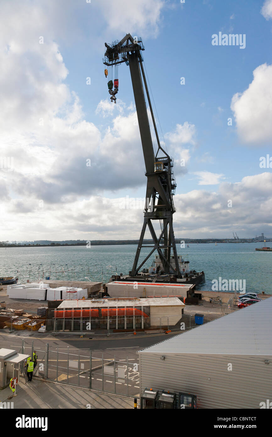 Gru galleggiante Southampton Docks Foto Stock
