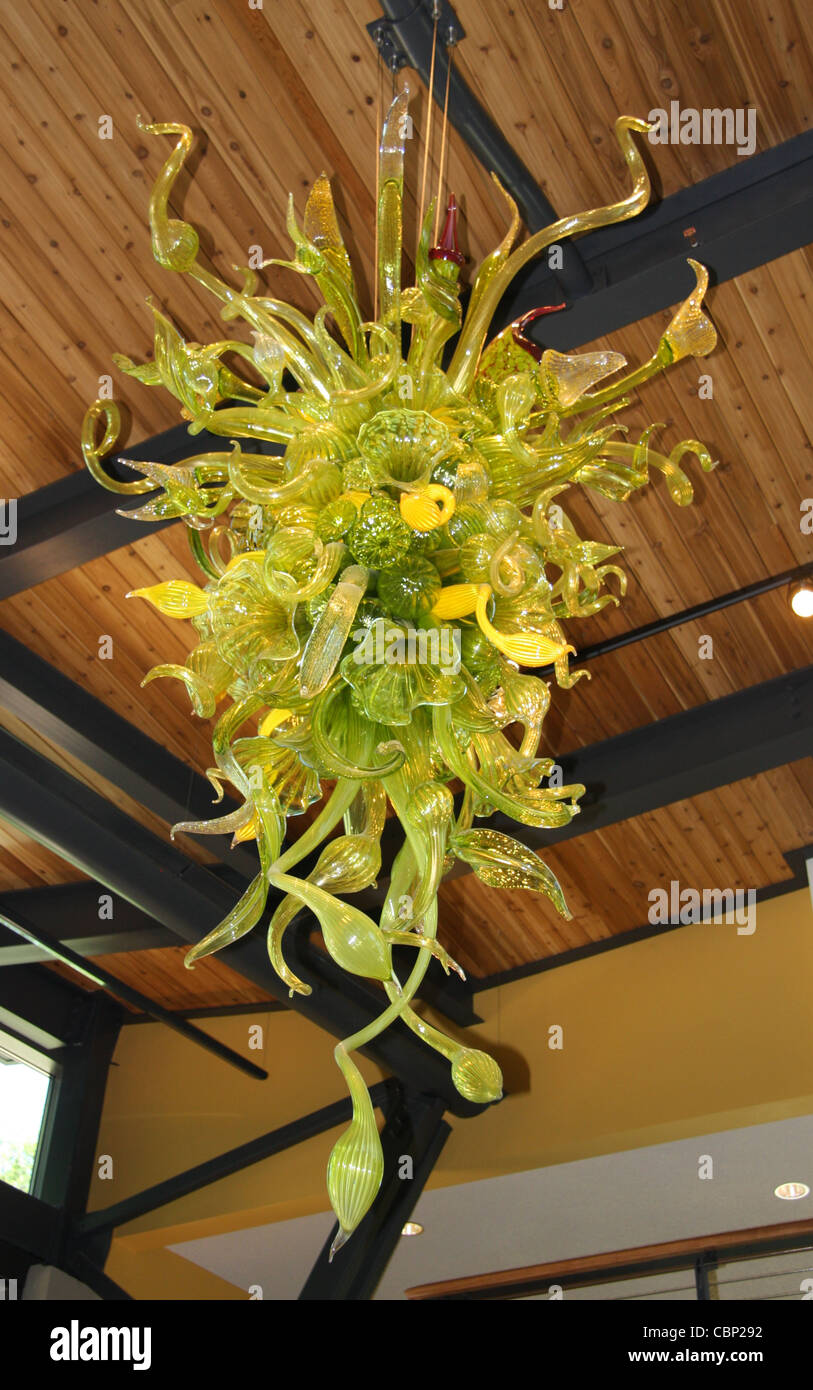 Dale Chihuly glass floreale che pendevano dal soffitto in corrispondenza di ammissioni edificio a Atlanta Giardino Botanico Foto Stock