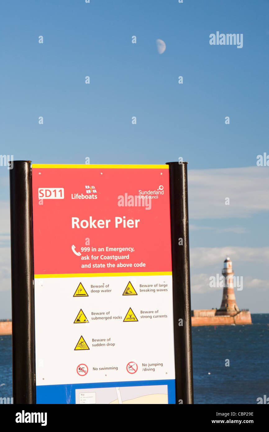 Roker Pier presso la foce del fiume indossare a Sunderland Nord Est, UK. Foto Stock