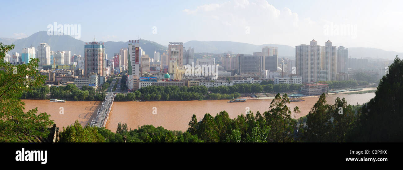 Il Fiume Giallo nella città di Lanzhou ,provincia di Gansu in Cina Foto Stock