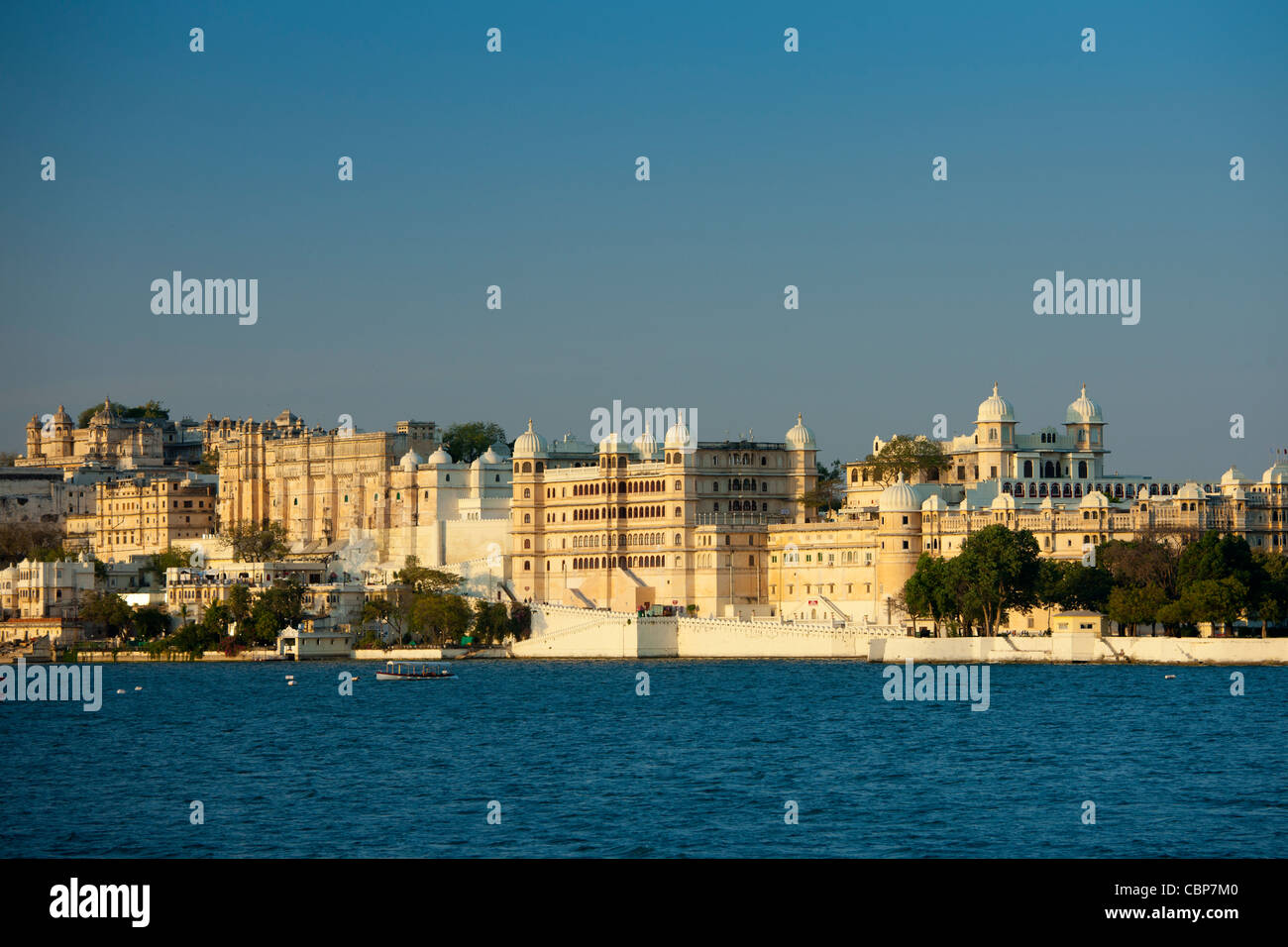 Palazzo di Città complessa e Shiv Niwas Palace hotel di 76th Maharana del Mewar, Shreeji Arvind Singh Mewar di Udaipur Rajasthan in India Foto Stock