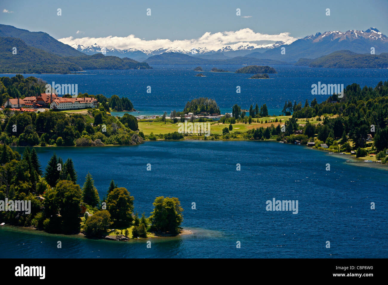 Vista sul Parco Nazionale Nahuel Huapi Lago Nahuel Huapi e Llao Llao hotel, vicino a Bariloche, Patagonia. Argentina. Foto Stock