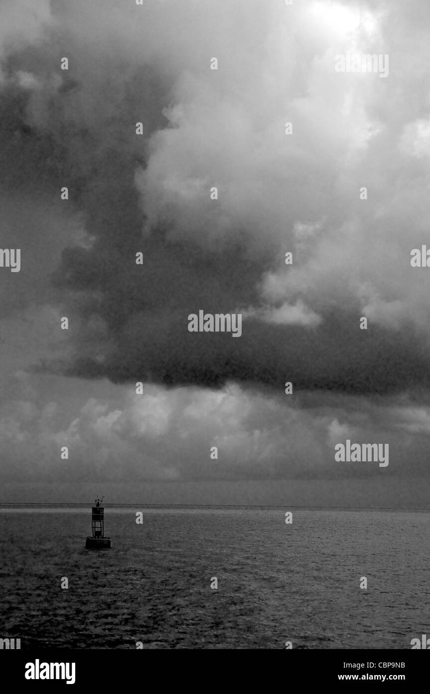Marchio del mare a Key West con nuvole. Foto Stock