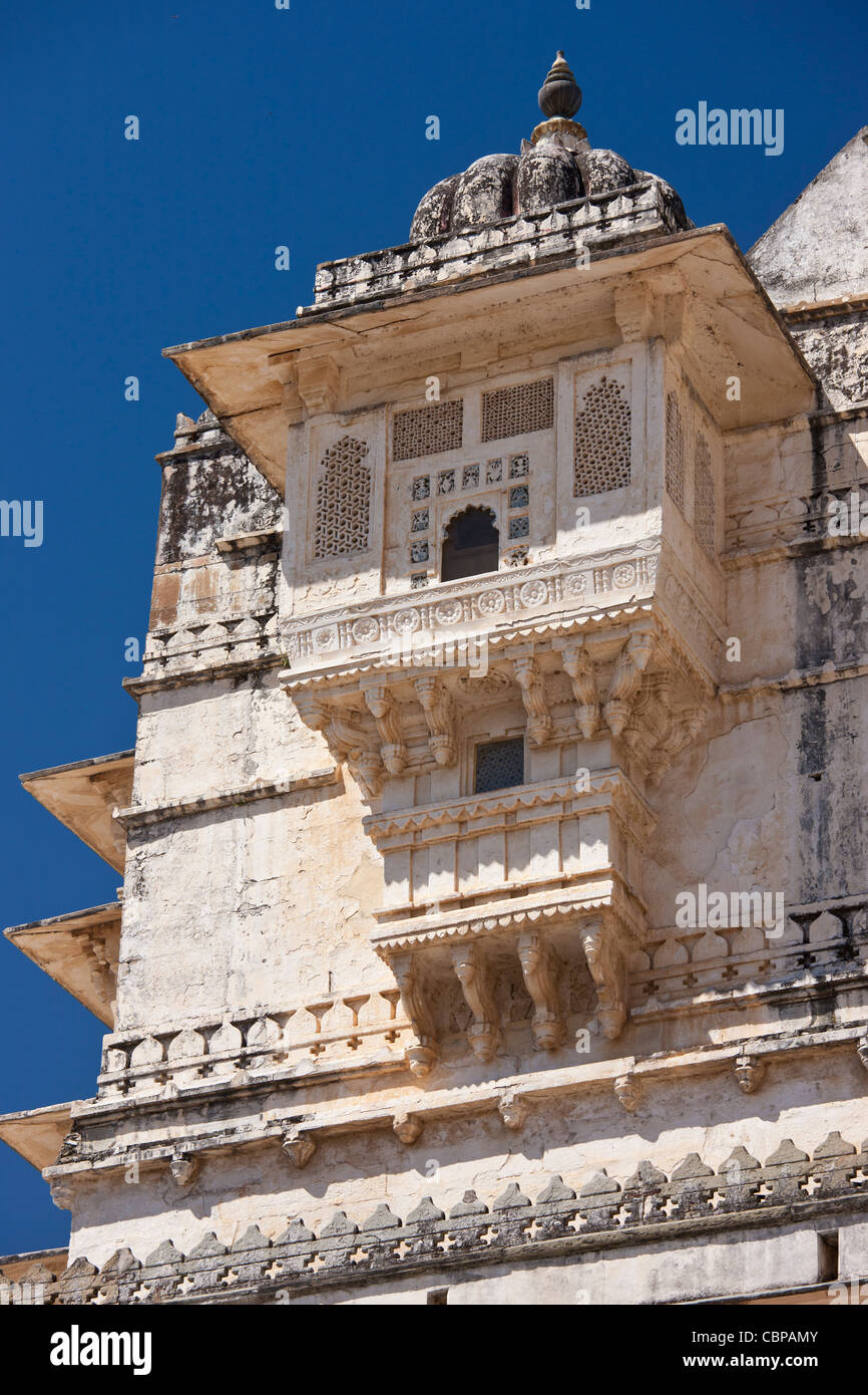 Dettaglio del Palazzo di Città di 76th Maharana del Mewar, Shriji Arvind Singh Mewar di Udaipur nel Zenana Mahal, Rajasthan, India Foto Stock