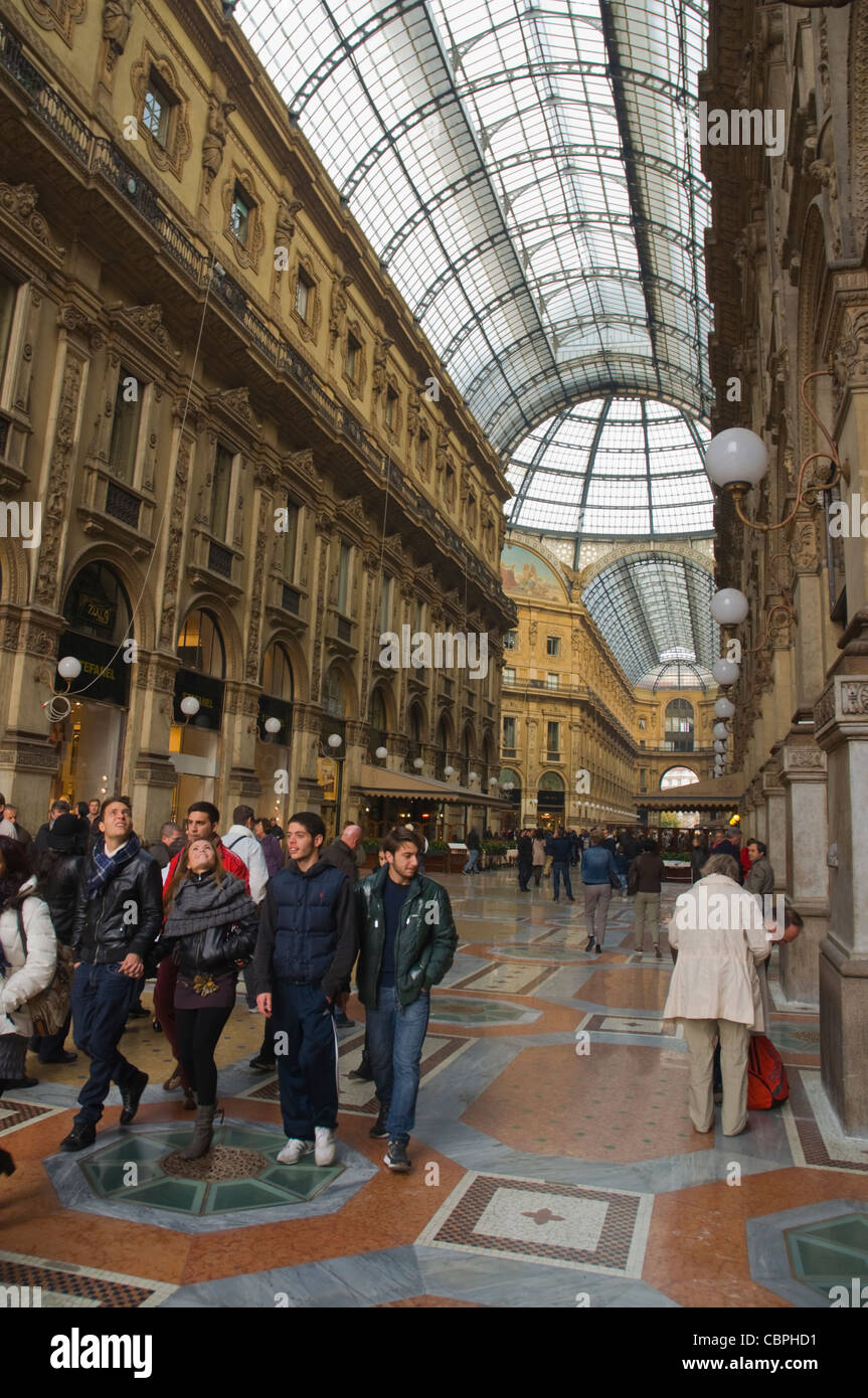 Galleria Vittorio Emanuele II centro shopping milano lombardia italia Europa Foto Stock