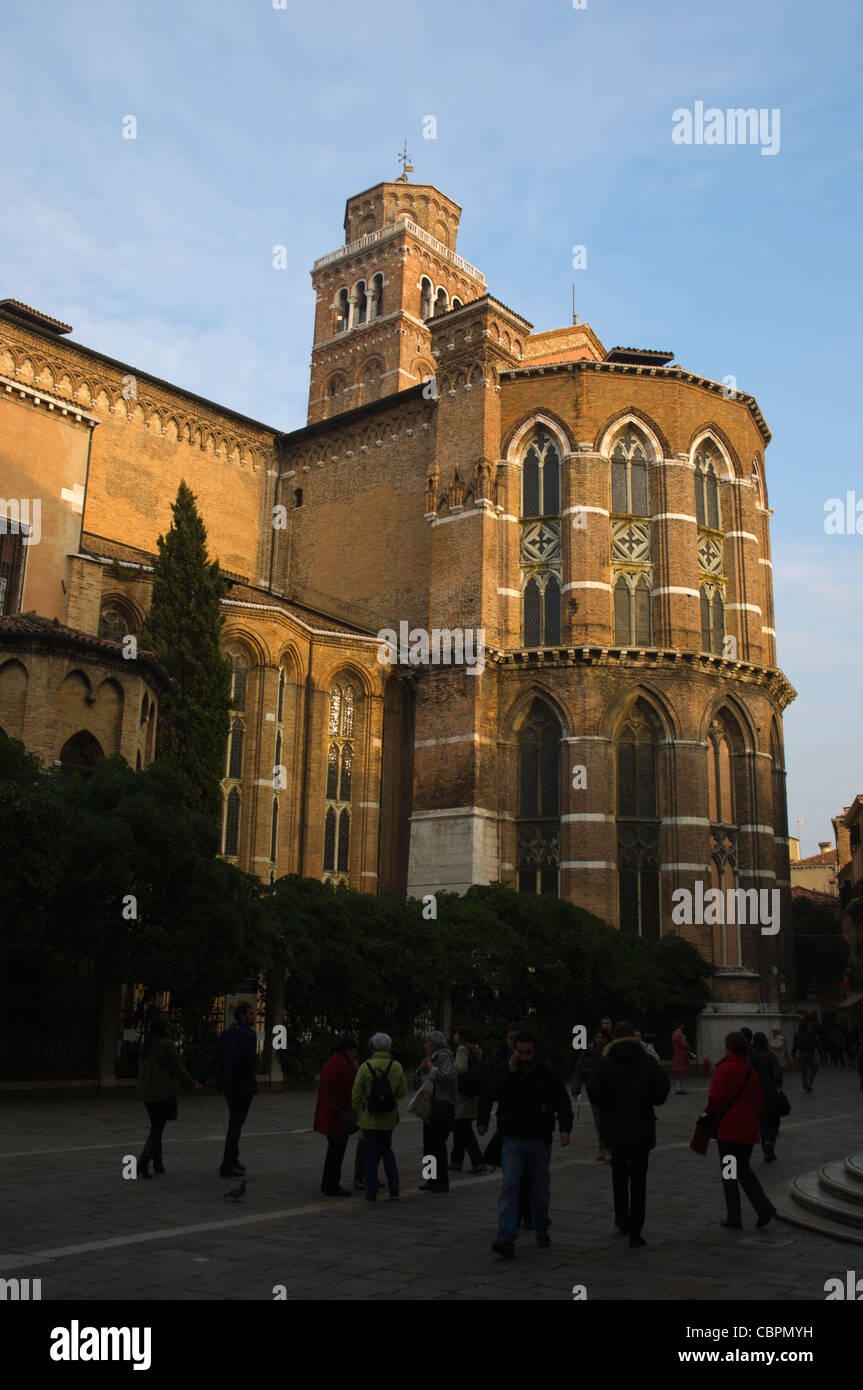 Chiesa di Frari esterno Campo San Rocco square sestiere San Polo Venezia Veneto Italia del nord Europa Foto Stock