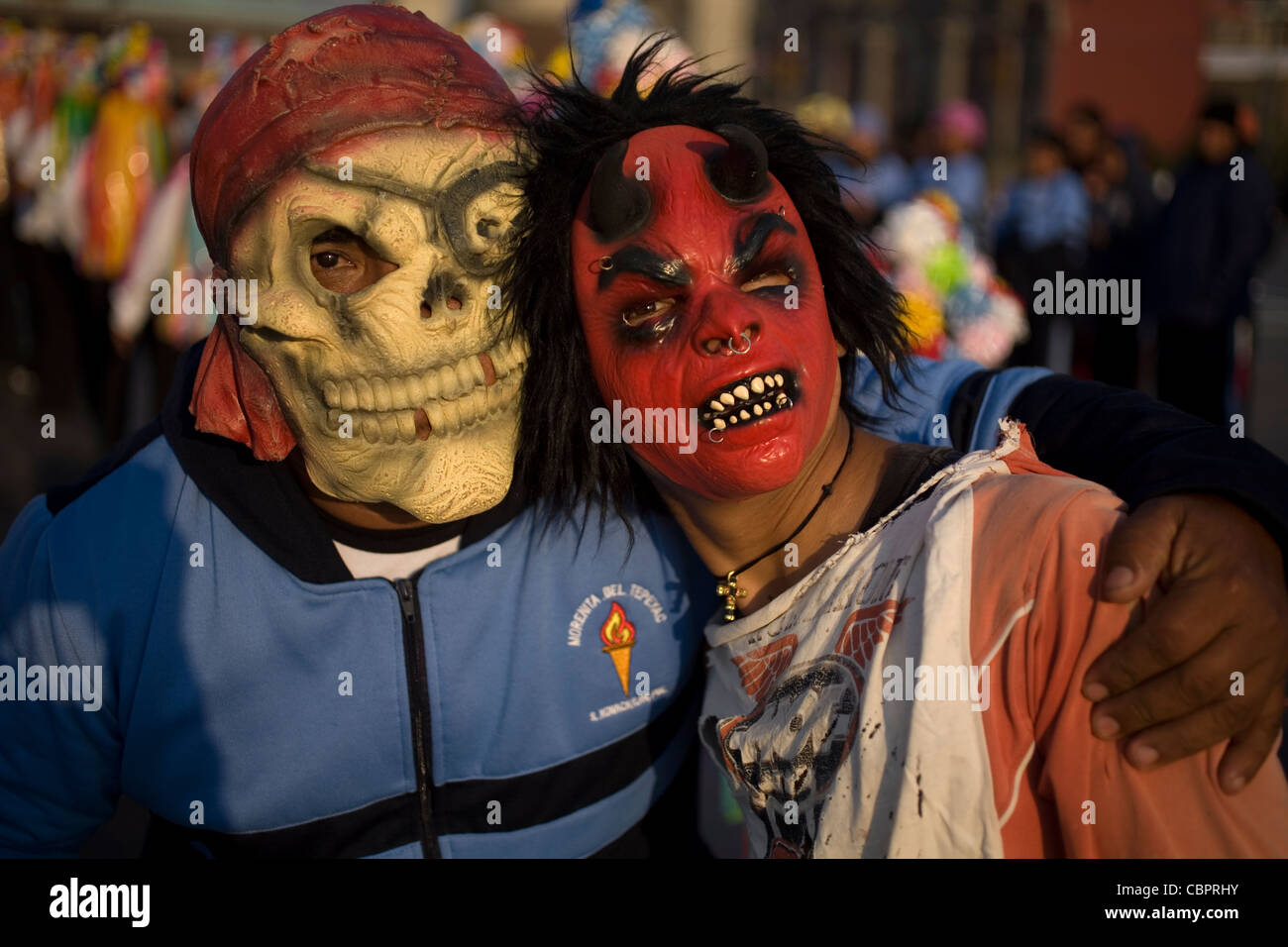 Ballerini da Nanacatlan, Puebla stato, eseguire la danza Negritos al di fuori della Nostra Signora della Basilica di Guadalupe a Città del Messico. Foto Stock