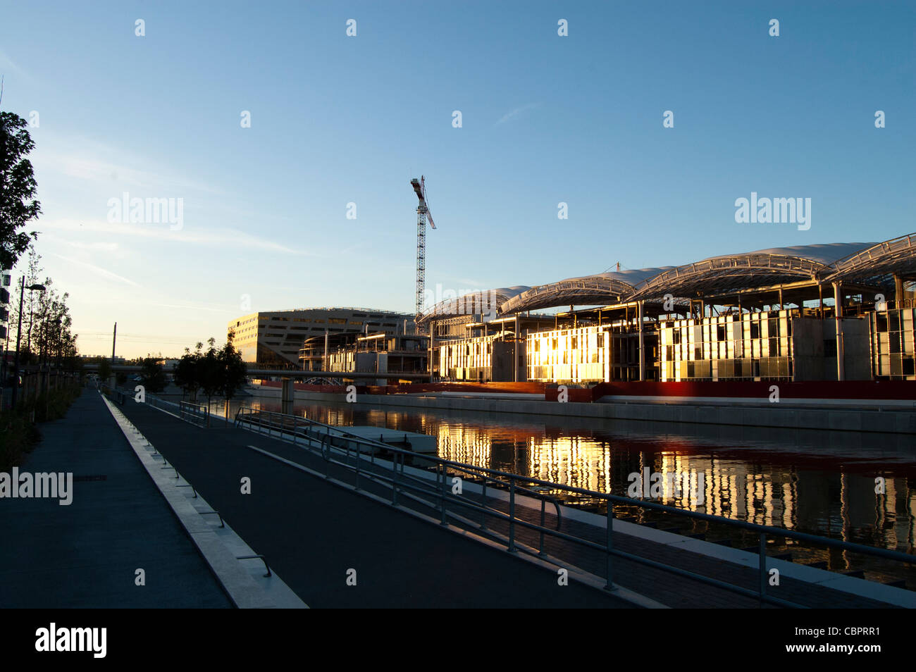 Lione, Francia: "Pôle de loisirs et Commerce', parte del 'confluenza' rigenerazione urbana progetto. (Foto: Matt Bostock) Foto Stock