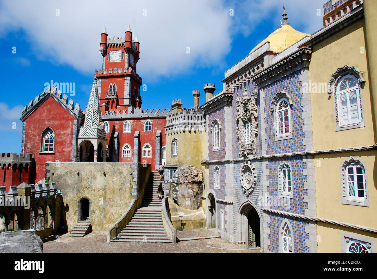Pena il Palazzo Nazionale, Sintra, Portogallo. Il palazzo è un sito Patrimonio Mondiale dell'UNESCO e una delle sette meraviglie del Portogallo. Foto Stock