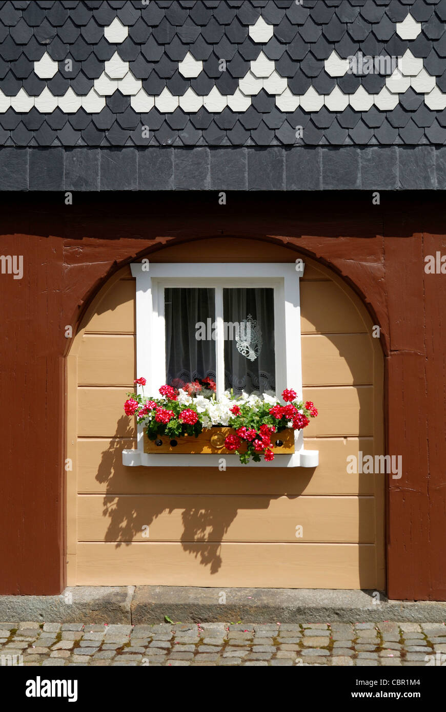 Umgebindehaus in uno stile tradizionale nel comune di Obercunnersdorf in Alta Lusazia in oriente i sassoni. Foto Stock