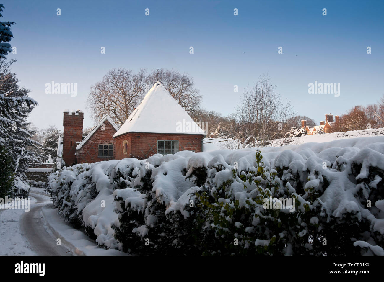 Vecchia casa nella neve Foto Stock