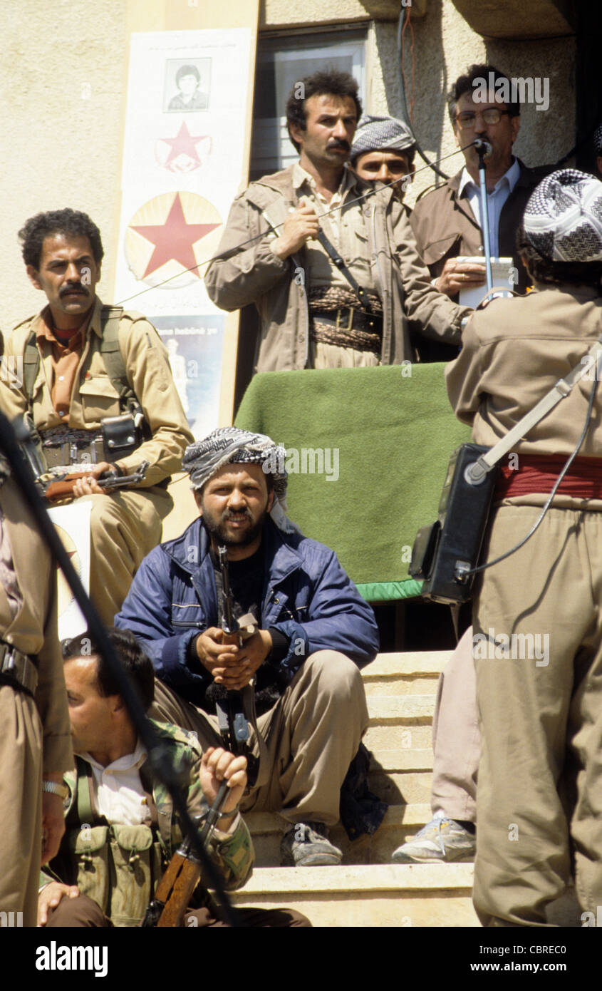 Il fine politico kurdo Sami Abdul Rahman dare la parola durante la ribellione curda del marzo 1991, Dohuk, Kurdistan iracheno, Iraq. Foto Stock