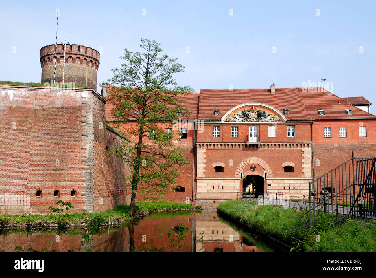 La Zitadelle di Spandau a Berlino con uomo gate e Juliusturm. Foto Stock