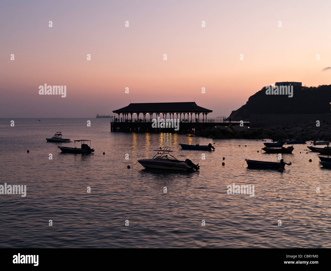 Dh STANLEY BAY HONG KONG Stanley Blake pier tramonto sul Mare della Cina del Sud al tramonto Foto Stock