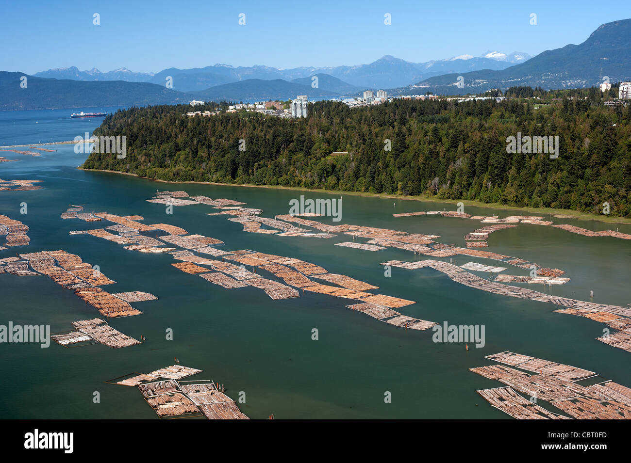Il punto grigio e zattere con Vancouver in background Foto Stock
